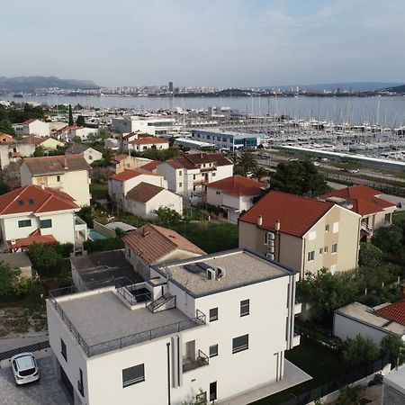 Apartmani Le-Lu Kastela Exterior photo