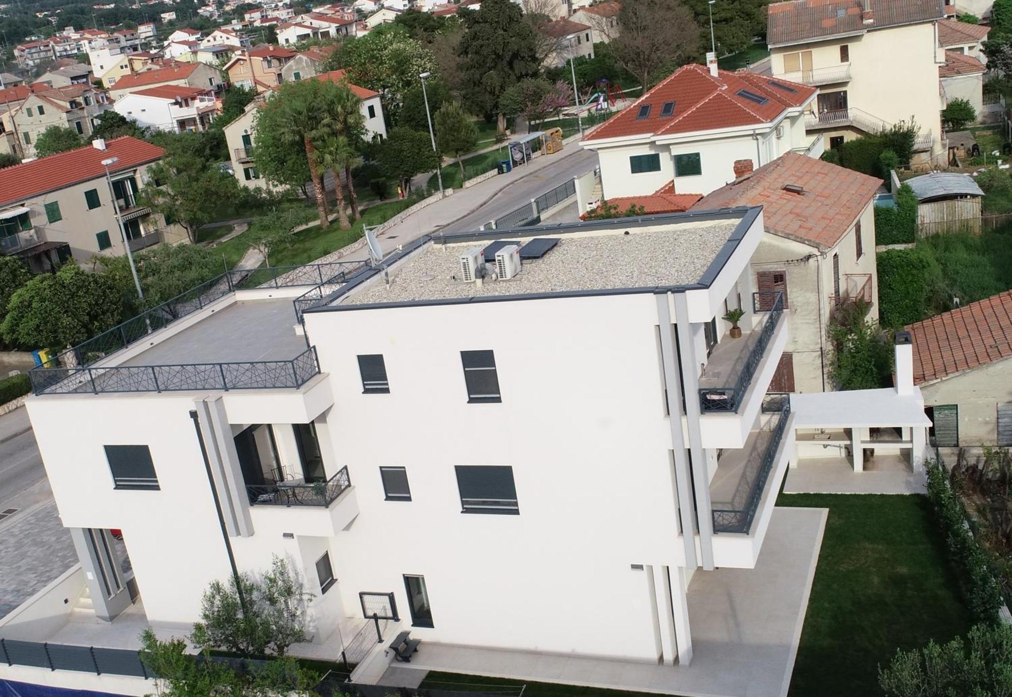 Apartmani Le-Lu Kastela Exterior photo